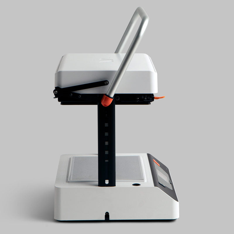 Pièce thermoformée retirée de la Vaquform DT2